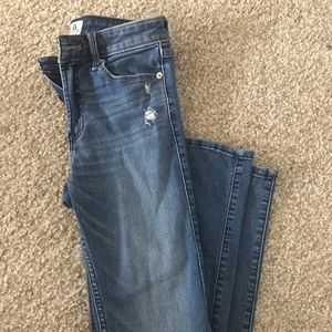 Abercrombie mid rise straight legged jeans